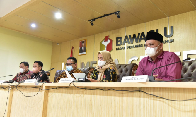 Bawaslu Tetapkan Ketua dan Penanggung Jawab Divisi dan Koordinator Wilayah Bawaslu periode 2022-2027