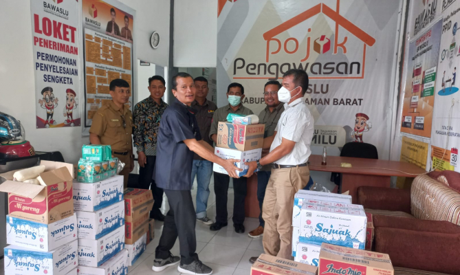 Bawaslu Provinsi Sumbar Beri Bantuan Bawaslu Kabupaten Pasaman Barat