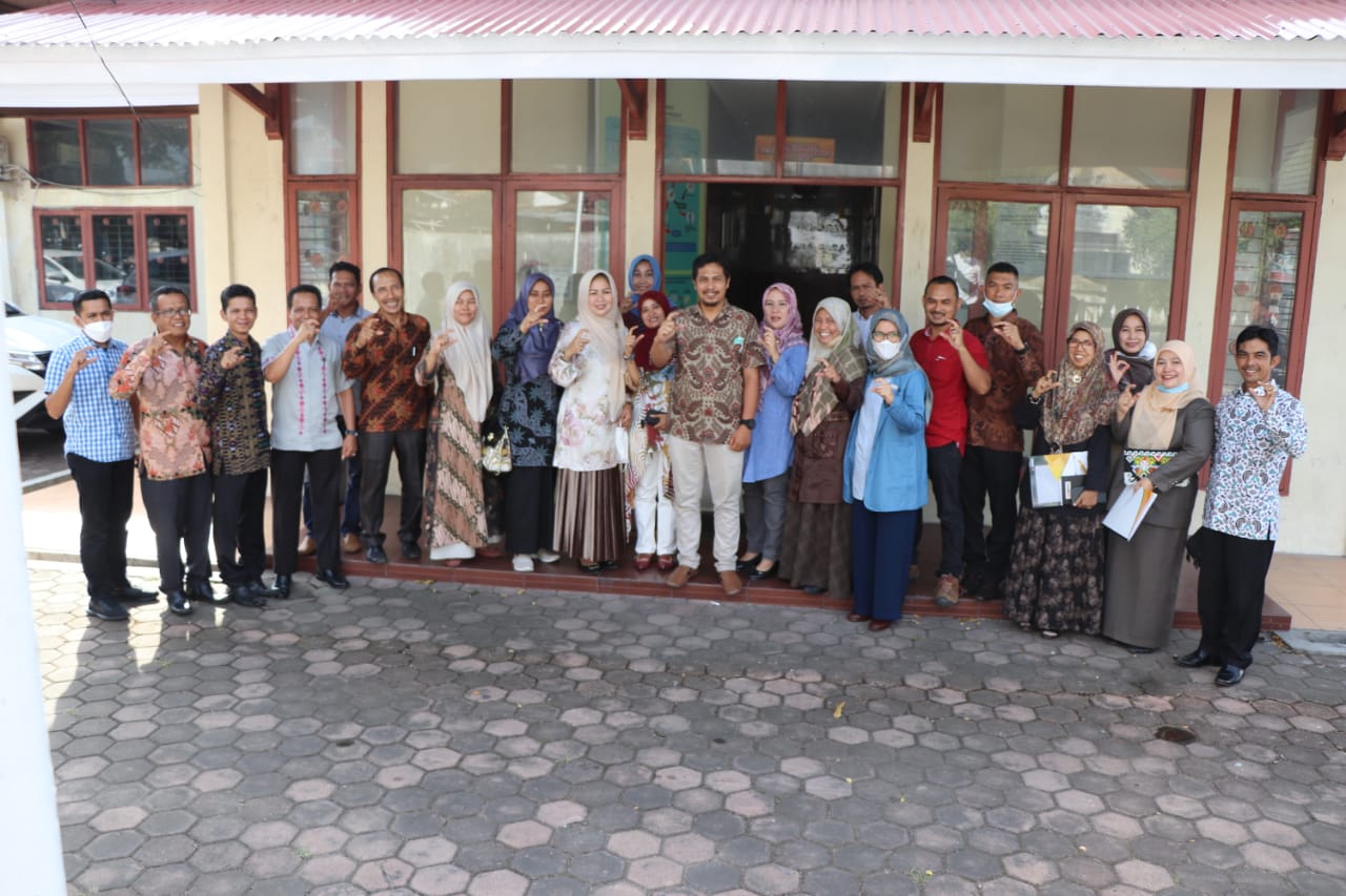 Demokah?, Bawaslu se Sumbar Datangi Komisi Informasi