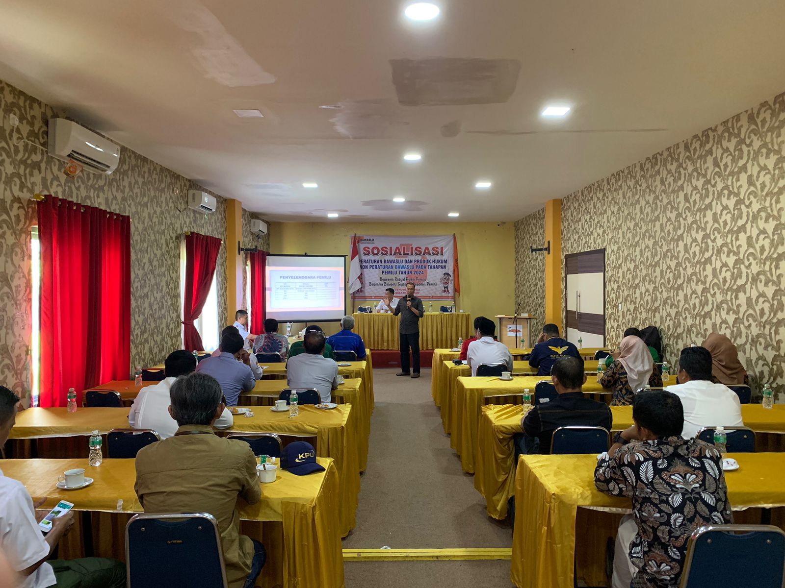 Bawaslu Pessel Lakukan Sosialisasi Peraturan Bawaslu dan Produk Hukum Non Peraturan Bawaslu Pada Tahapan Pemilu Tahun 2024
