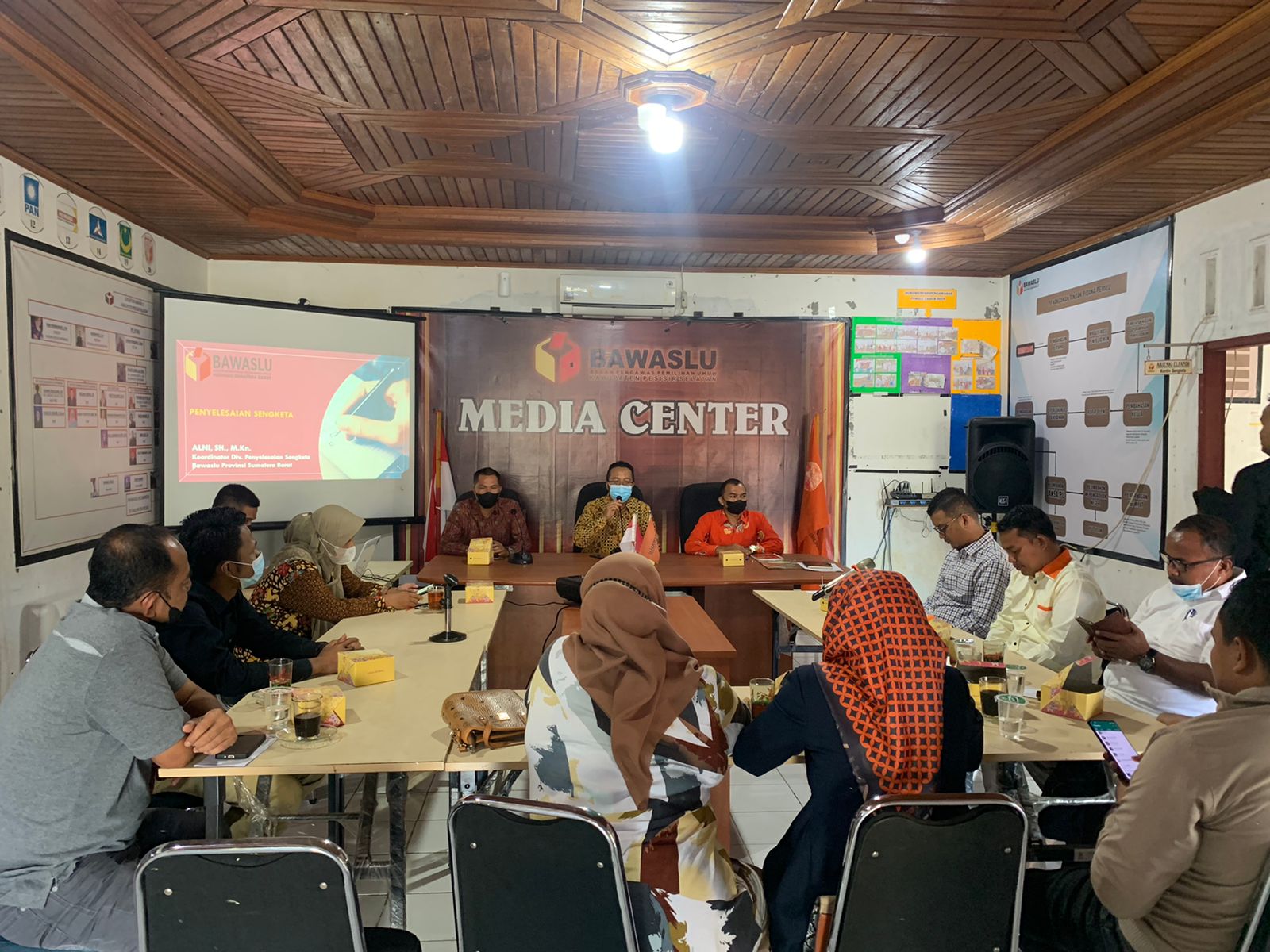 Bawaslu Pessel Gelar Sosialisasi Penyelesaian Sengketa Pada Partai Politik