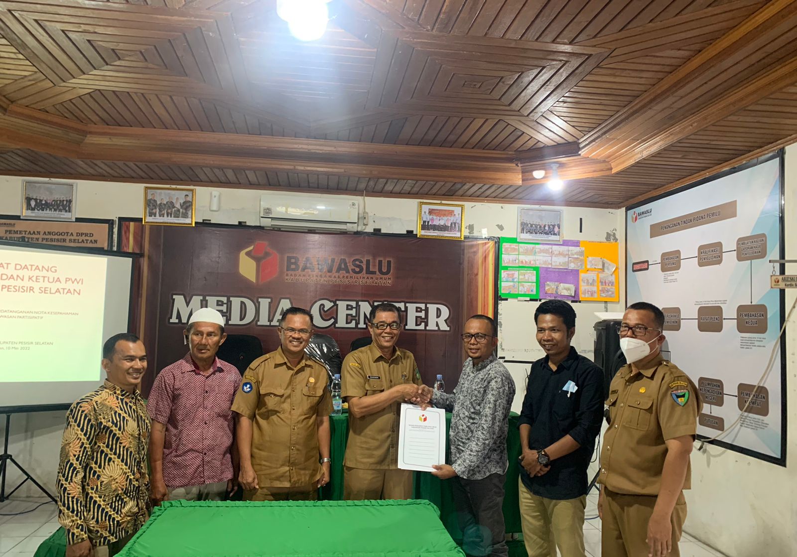 Maksimalkan Pengawasan, Bawaslu Pesisir Selatan,  Jalin Kerjasama Dengan PGRI & PWI Pesisir Selatan