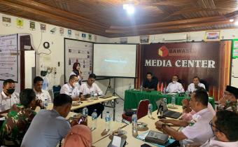 Gelar Rapat Koordinasi dengan Stakeholders, Bawaslu Pessel Himpun  Data Pemilih Berkelanjutan