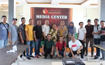Bawaslu Pessel Sampaikan Hasil Kerja Pengawasan DPT ke Publik